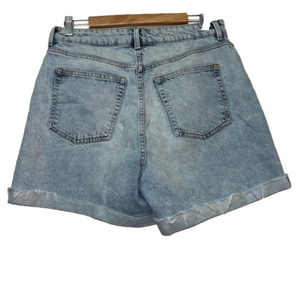 H&M Women’s Mom Comfort High
Denim Shorts Size 10 Supersoft Distressed 5 Pockets - Picture 3 of 14